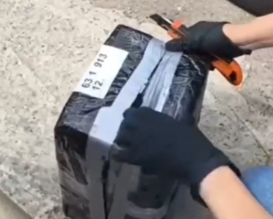 Percheziții în Constanța într-un dosar de trafic de droguri. Trei tineri au fost arestați