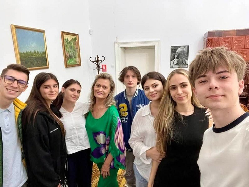 Elevii Andrei Rădulescu și Andra Tănase au reprezentat Constanța la Școala de Vară de la Tescani