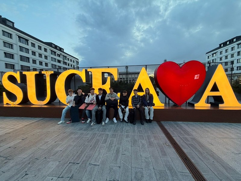Elevi de la Colegiul Național de Arte „Regina Maria”, premiați la prestigiosul concurs național „Lira de Aur” din Suceava