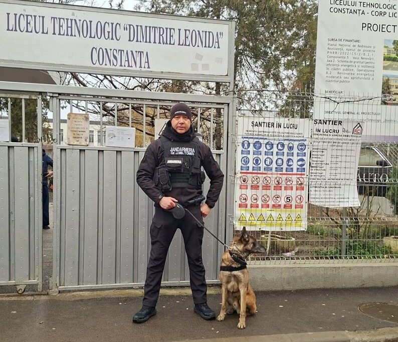 Jandarmii constănțeni au fost alături de elevi. Aproape 1.000 de misiuni într-un singur an școlar
