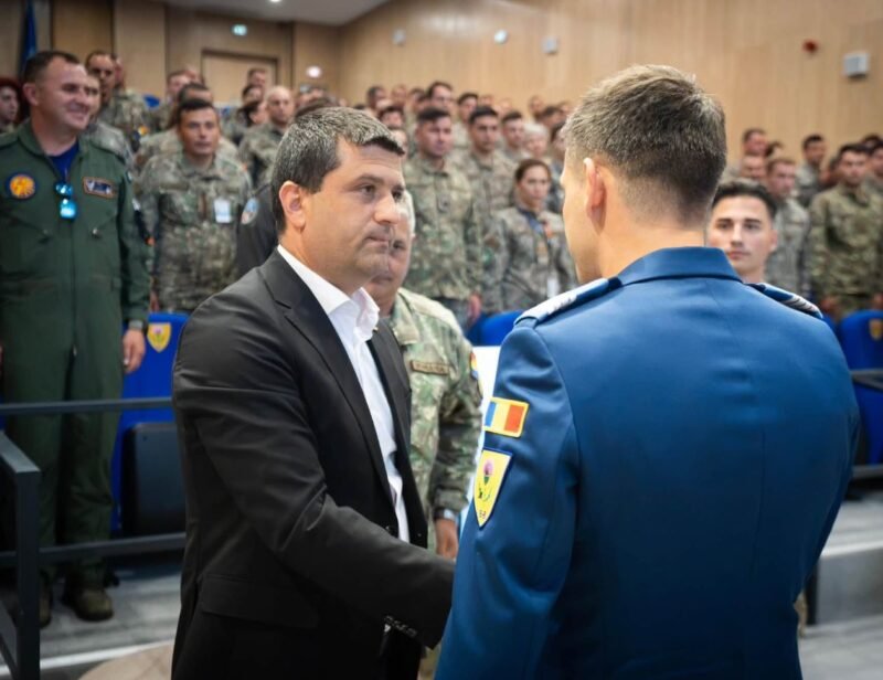 Zece militari ai Forțelor Aeriene Române, înaintați în grad pentru misiunile de combatere a dronelor. Ministrul Apărării: „România este mai sigură datorită lor”