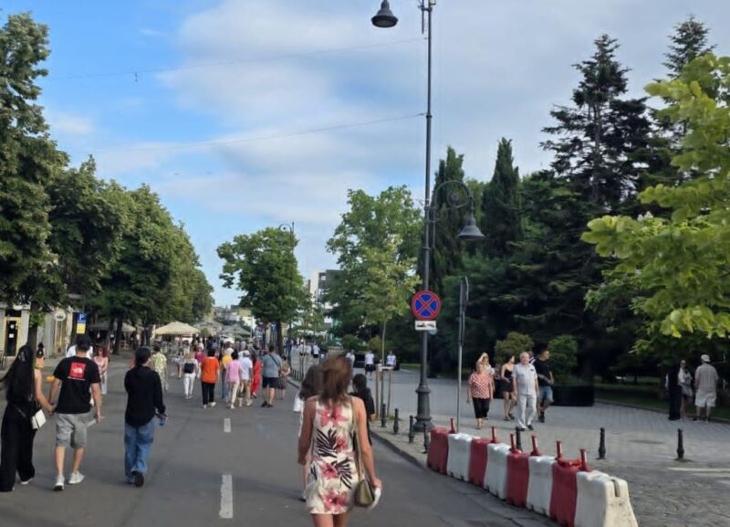 Un nou weekend pietonal în Constanța. Bulevardul Tomis va fi rezervat plimbărilor și relaxării