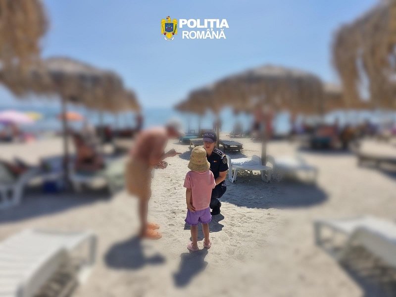 Plajele aglomerate ascund un risc major pentru copii. Recomandările polițiștilor pentru părinți
