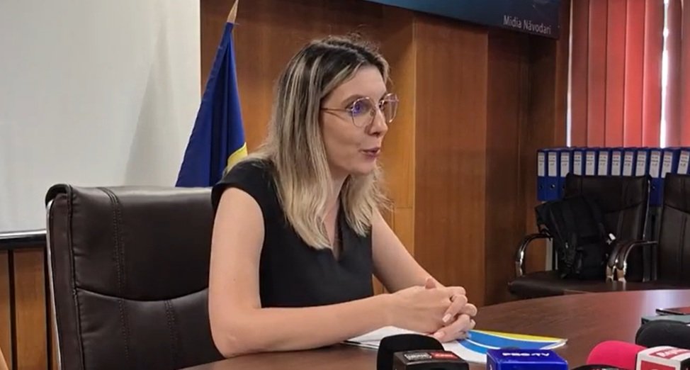 Diana Buzoianu anunță măsuri ferme pe litoral: 23 de terase riscă să fie demolate, utilaje noi pentru alge și verificări privind deversările în mare