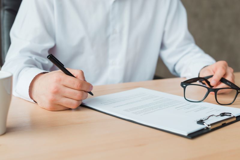 Fără drumuri la ghișeu! Certificatul de integritate comportamentală se obține acum online