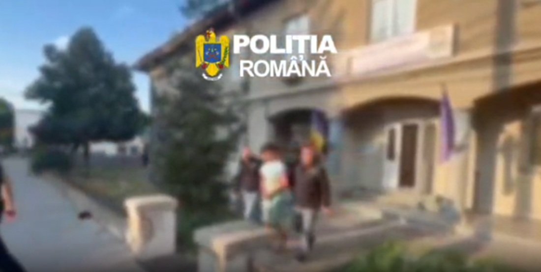 Un adolescent de 15 ani riscă să ajungă după gratii. A dat foc intenționat la două imobile, din Medgidia
