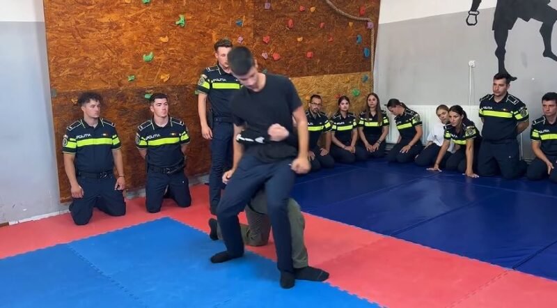 Tinerii polițiști din promoția 2026 își încep activitatea. Pregătire intensivă înainte de misiunile din teren