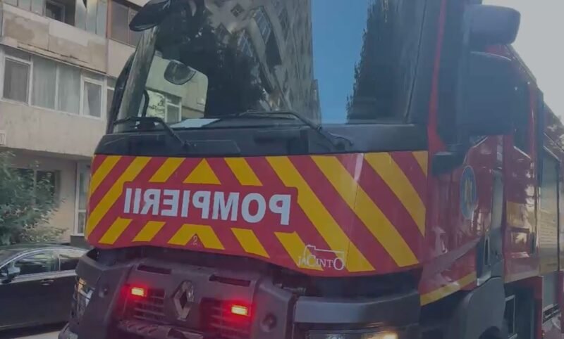 Un recipient uitat pe aragaz a pus pe jar un cartier din Tulcea. Pompierii au intervenit de urgență