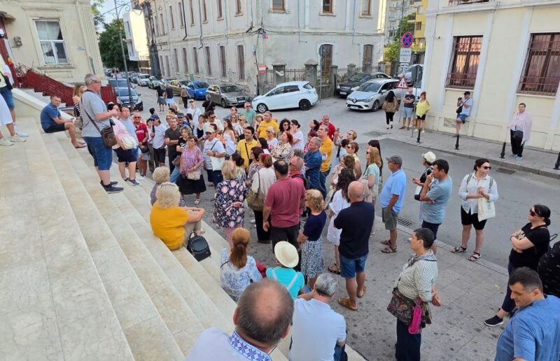 Sute de persoane au participat la un nou tur ghidat organizat de MINAC prin centrul vechi al Constanței