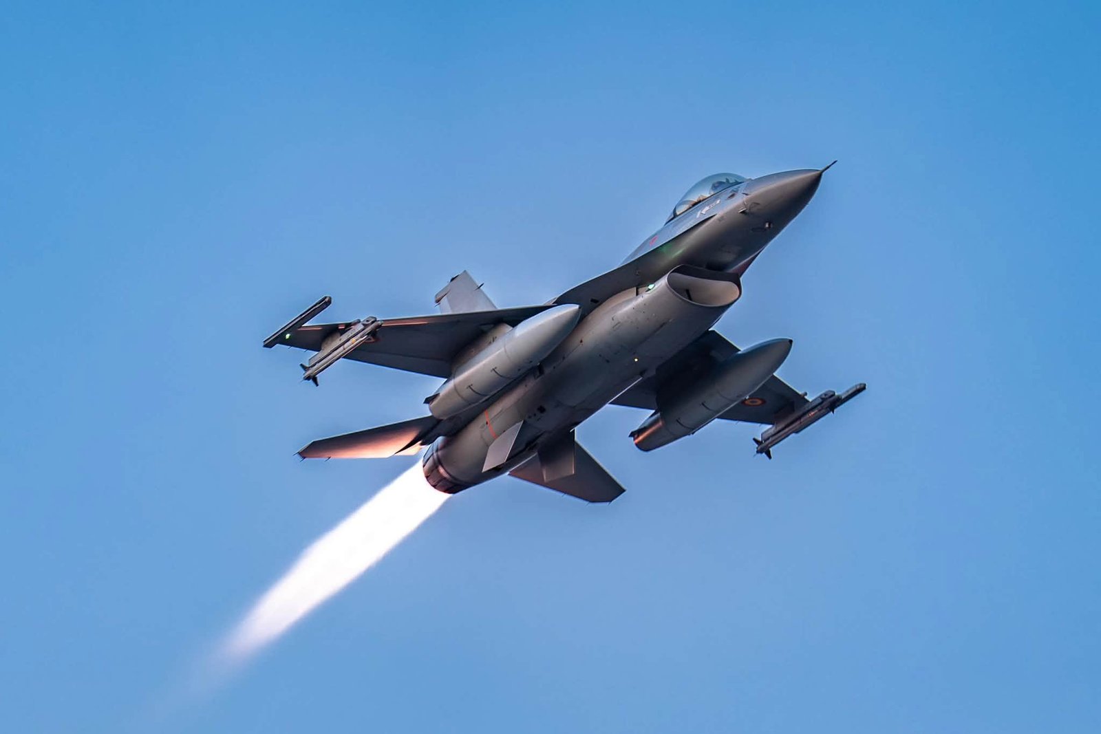 Ţintă aeriană, detectată în apropierea graniţei cu România. Două aeronave F-18, ridicate – mesaj RO-Alert pentru nordul judeţului Tulcea