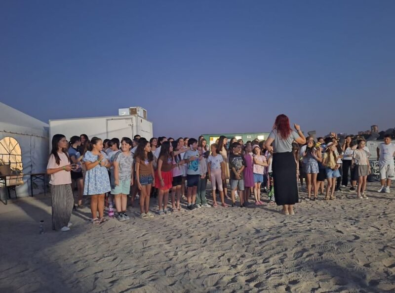 Elevii de la Colegiul de Artă „Regina Maria” cuceresc scena Cantus Mundi cu vocile lor