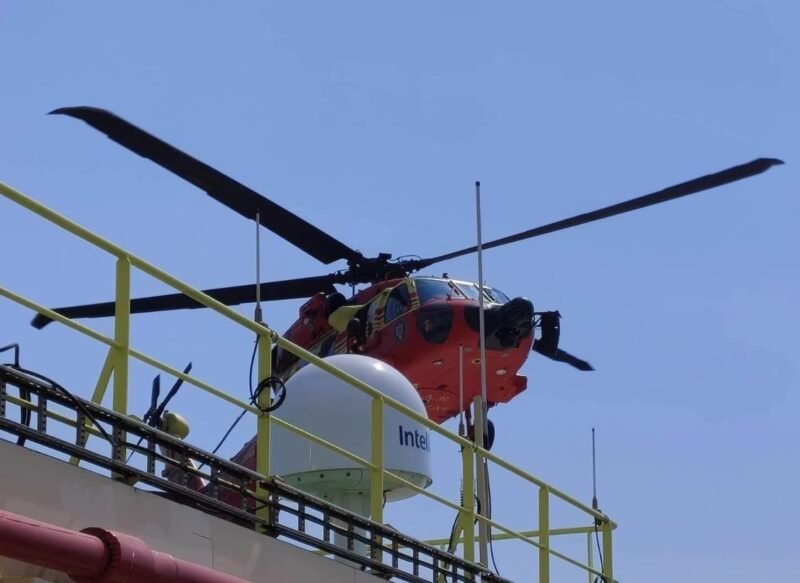 Prima evacuare medicală de pe o navă din largul Mării Negre, realizată de elicopterul Black Hawk dislocat la Constanța