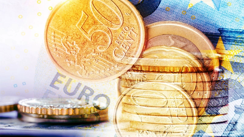 Cine se teme de aderarea României la zona Euro?