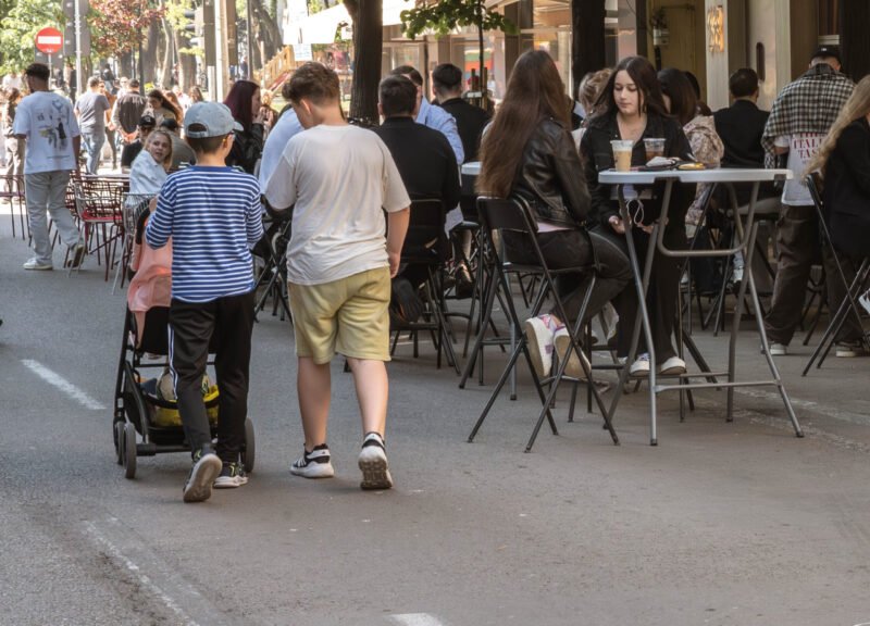 Bulevardul Tomis din Constanța devine pietonal sâmbătă. Traficul rutier va fi restricționat