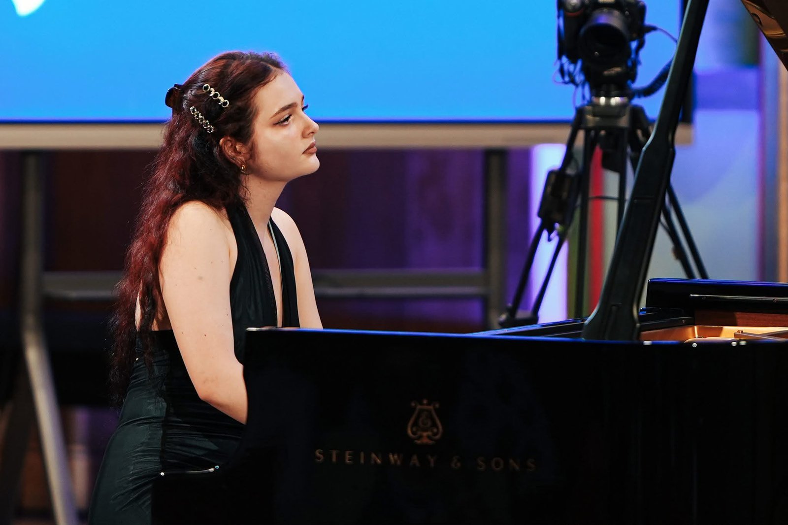 Eleva constănțeană Inya Maria Cutova, pe podiumul Concursului Internațional de Pian „Dinu Lipatti”