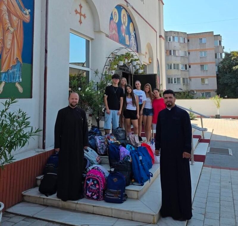Peste 100 de copii vor începe școala cu un ghiozdan nou, prin sprijinul Bisericii „Sfânta Maria” din Constanța