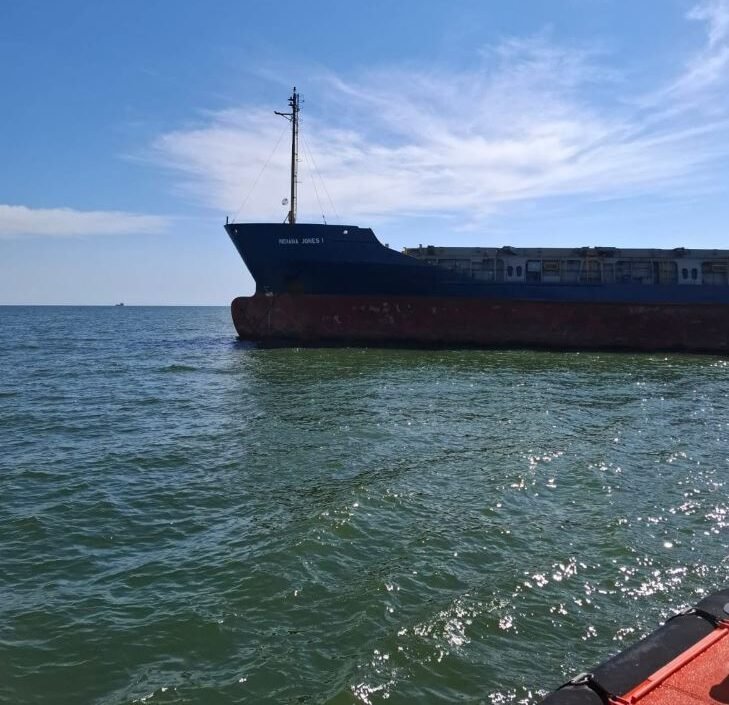 Marinar, preluat de pe o navă aflată în rada portului Sulina și transportat la Tulcea