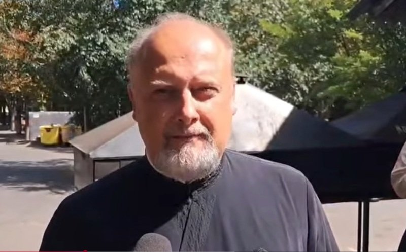 Decizie în cazul „bisericii de pe trotuar” din Constanța. Preotul Ilie Petre: Biserica nu va fi dărâmată, se relochează cu acordul nostru, cu acordul primăriei, cu bună înțelegere