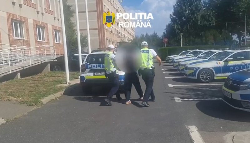 Accident pe o stradă din Constanța provocat de un bărbat care a urcat băut la volan. Avea o alcoolemie de 1,09 mg/l alcool pur în aerul expirat