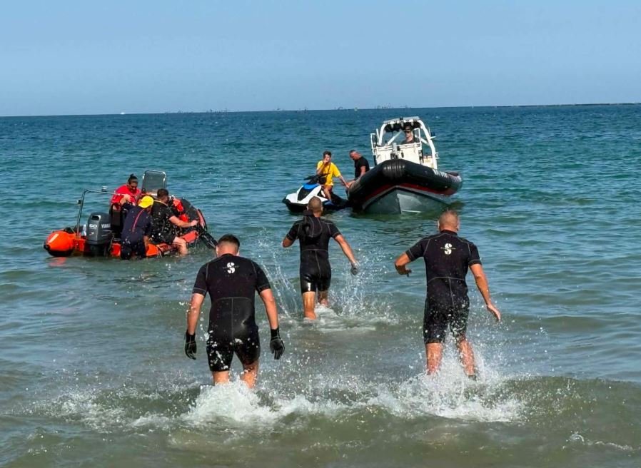 Trupul turistului dispărut în mare la Costinești, găsit după 24 de ore. Bărbatul avea 53 de ani