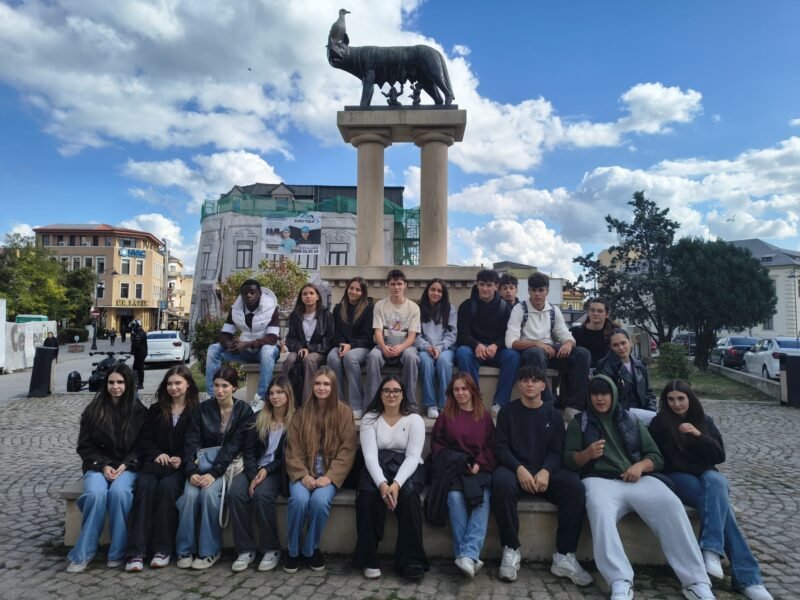 Erasmus+ la Liceul Teoretic „Traian” – media, fake news, combaterea bullyingului și colaborare  în atenția elevilor 