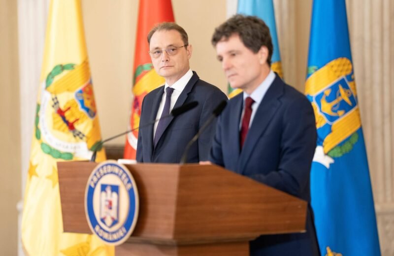 Luca Niculescu propune un acord pe 6 luni cu partidele. „Nu e suficient să avem un guvern care trece de votul Parlamentului”